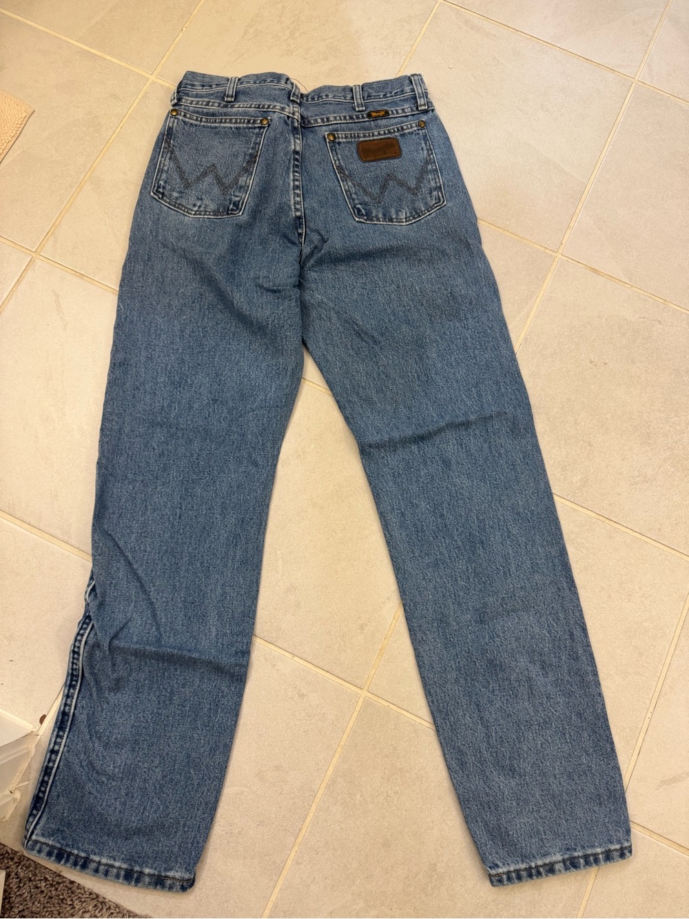 Wrangler Men's Bootcut Jeans in Medium Blue